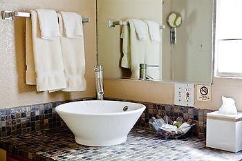 Desert Paradise Resort - Gay Men'S Resort Палм Спринг Екстериор снимка